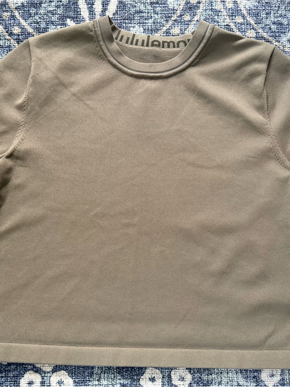 Lululemon crop knit activewear tee